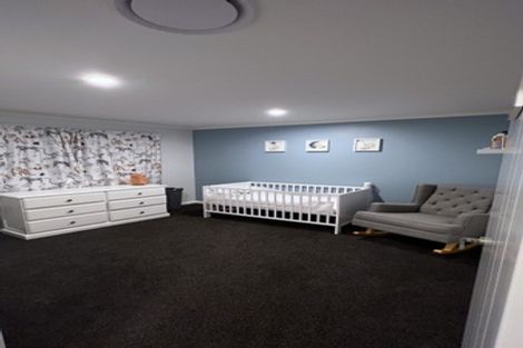 Photo of property in 5 Stratford Court, Fitzherbert, Palmerston North, 4410