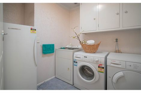 Photo of property in 15 Villa Grove, Ilam, Christchurch, 8041