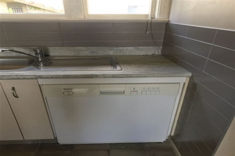 Photo of property in 10 Havelle Avenue, Titirangi, Auckland, 0604