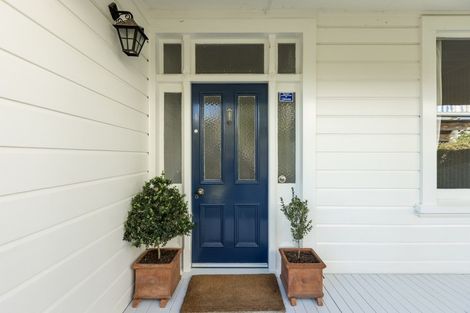 Photo of property in 43 May Avenue, Hospital Hill, Napier, 4110