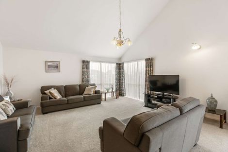 Photo of property in 120 Awaroa Road, Sunnyvale, Auckland, 0612