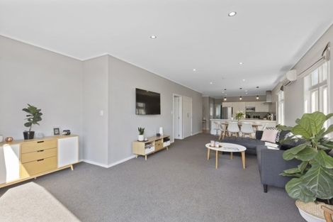 Photo of property in 21 Pilmuir Street, Hutt Central, Lower Hutt, 5010