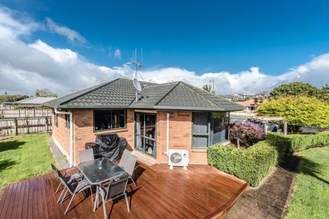 Photo of property in 19 Farnborough Drive, Nawton, Hamilton, 3200