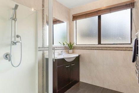 Photo of property in 9 Glucina Place, Glen Eden, Auckland, 0602