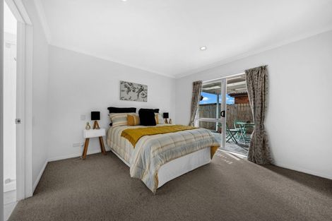 Photo of property in 24 Espalier Drive, Henderson, Auckland, 0612