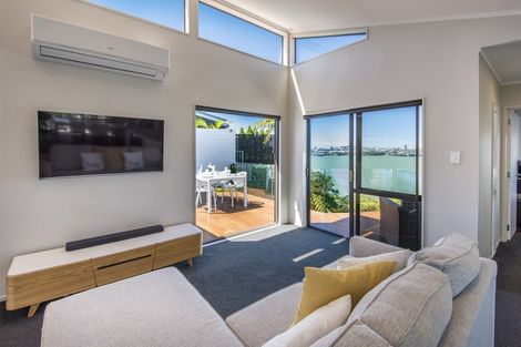 Photo of property in 2/26 Tizard Road, Birkenhead, Auckland, 0626