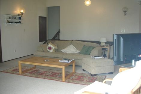 Photo of property in 2/126 Island Bay Road, Beach Haven, Auckland, 0626