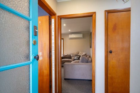 Photo of property in 38 Crewe Crescent, Hokowhitu, Palmerston North, 4410