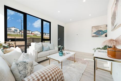 Photo of property in 25 Whakairo Crescent, Gulf Harbour, Whangaparaoa, 0930