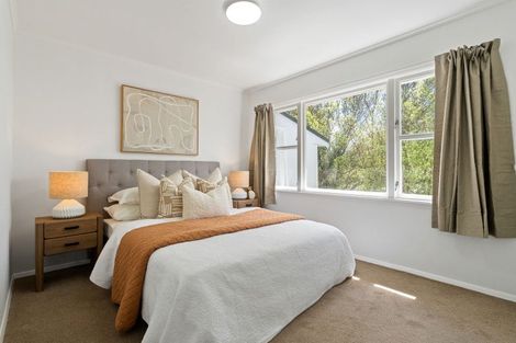 Photo of property in 4 Link Road, Newlands, Wellington, 6037