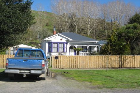 Photo of property in 13 Ongo Road, Hunterville, 4730