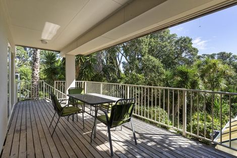 Photo of property in 1442 Whangaparaoa Road, Army Bay, Whangaparaoa, 0930