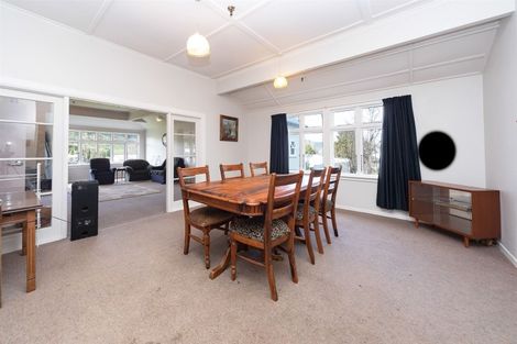 Photo of property in 21 Ongo Road, Hunterville, 4730