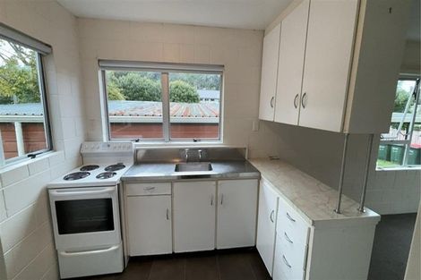 Photo of property in 31 Cumberland Street, Merrilands, New Plymouth, 4312