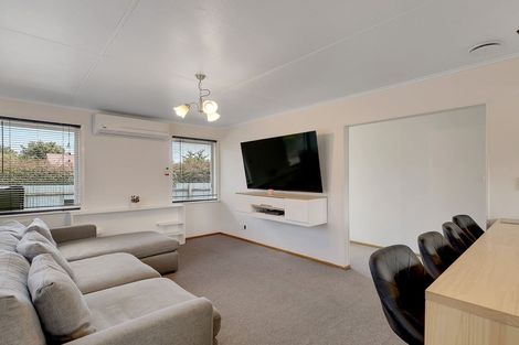 Photo of property in 19 Cardiff Crescent, Cannons Creek, Porirua, 5024