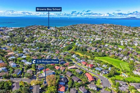 Photo of property in 1/9 Phillipa Place, Browns Bay, Auckland, 0630