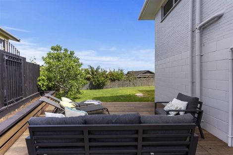 Photo of property in 24 Gulf Crest, Bucklands Beach, Auckland, 2012