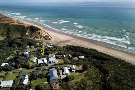 Photo of property in 18 Coates Avenue, Baylys Beach, Dargaville, 0377