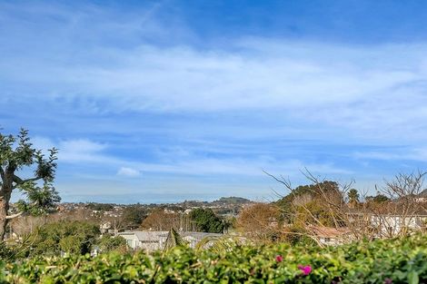 Photo of property in 3/57 Gladstone Road, Northcote, Auckland, 0627