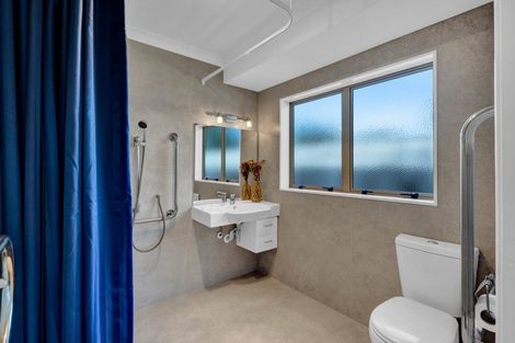 Photo of property in 20 Kahikatea Street, Inglewood, 4330