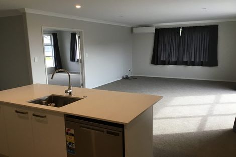 Photo of property in 2 Lakeside Terrace, Omokoroa, 3114
