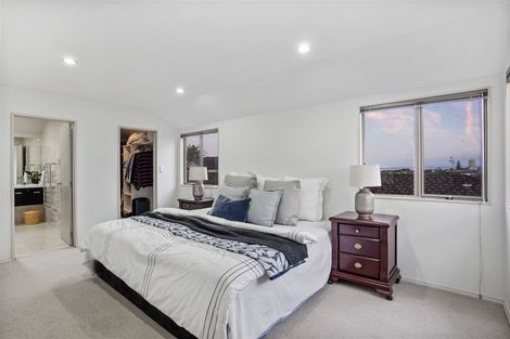 Photo of property in 23 East Coast Road, Milford, Auckland, 0620