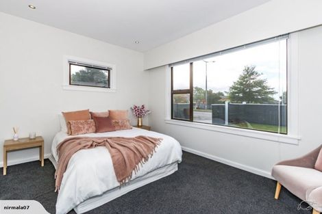 Photo of property in 215 Main North Road, Redwood, Christchurch, 8051