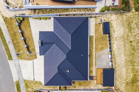 Photo of property in 5 Madeira Close, Whitby, Porirua, 5024