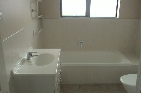 Photo of property in 1 Glenveagh Park Drive, Manurewa, Auckland, 2102