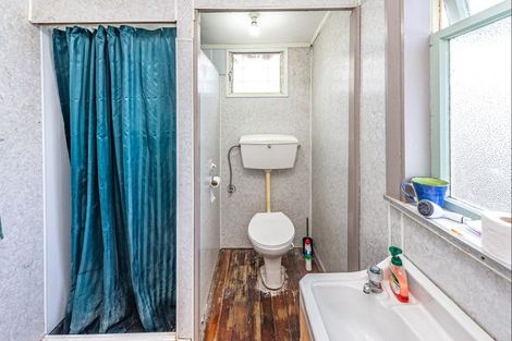 Photo of property in 4 Lowther Street, Whanganui, 4500