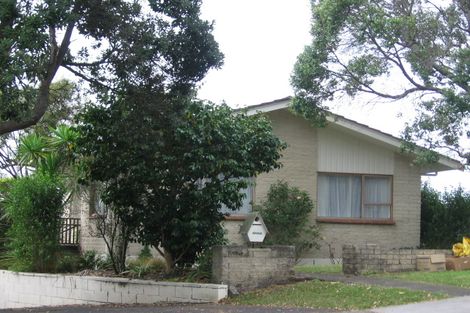 Photo of property in 2/83 Daffodil Street, Titirangi, Auckland, 0604