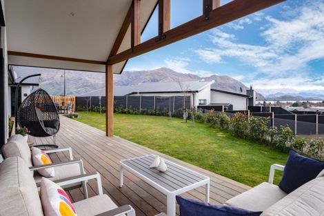 Photo of property in 13 Kotare Drive, Wanaka, 9305