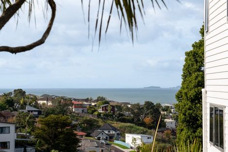 Photo of property in 3/433a East Coast Road, Mairangi Bay, Auckland, 0630