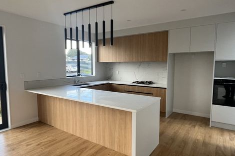 Photo of property in 1 Boys Place, Pakuranga Heights, Auckland, 2010