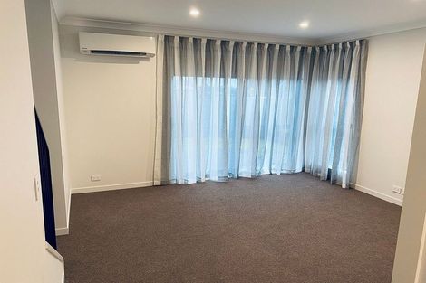Photo of property in 10 Rauriki Lane, Rosehill, Papakura, 2113