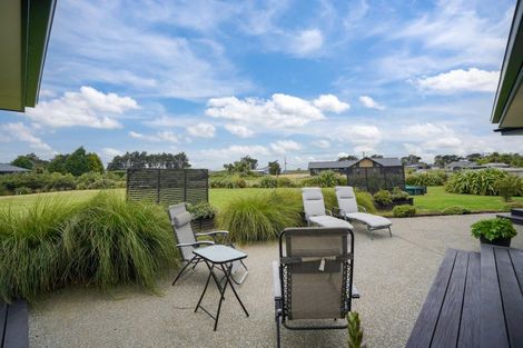 Photo of property in 14 Kakariki Way, Otatara, Invercargill, 9879