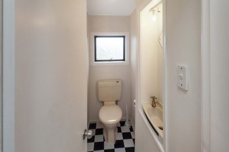 Photo of property in 5 Houghton Bay Road, Houghton Bay, Wellington, 6023