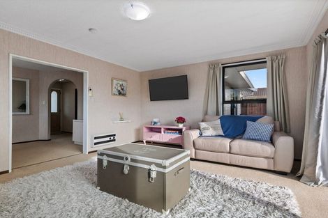 Photo of property in 2/116 Reynolds Avenue, Bishopdale, Christchurch, 8053