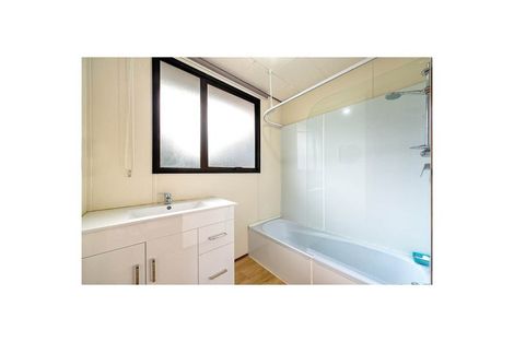 Photo of property in 2/27 Nearco Street, Randwick Park, Auckland, 2105