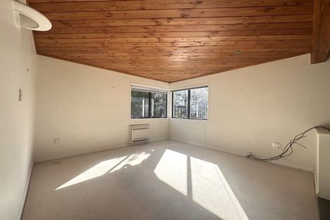 Photo of property in 3 Beulah Avenue, Rothesay Bay, Auckland, 0630