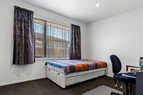 Photo of property in 23 Queenspark Drive, Parklands, Christchurch, 8083