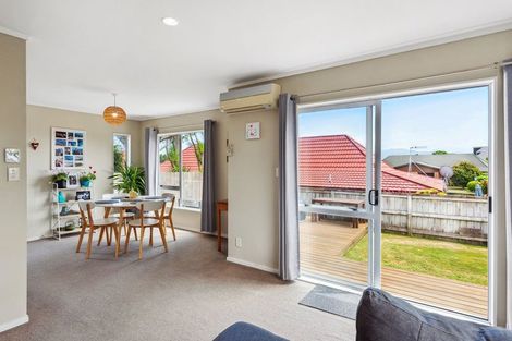 Photo of property in 73 Langdale Avenue, Paraparaumu, 5032