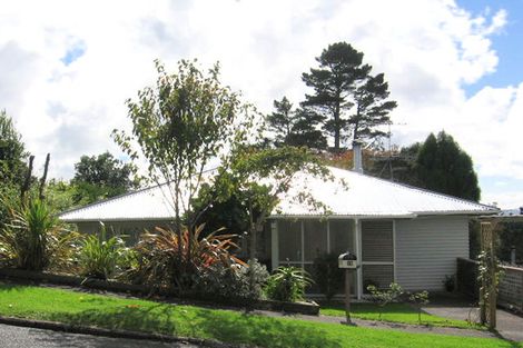 Photo of property in 12 Roland Hill, Glen Eden, Auckland, 0602