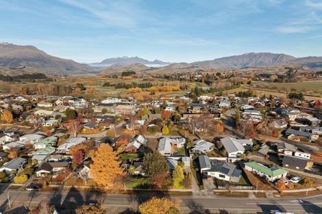 Photo of property in 10 Adamson Drive, Arrowtown, 9302