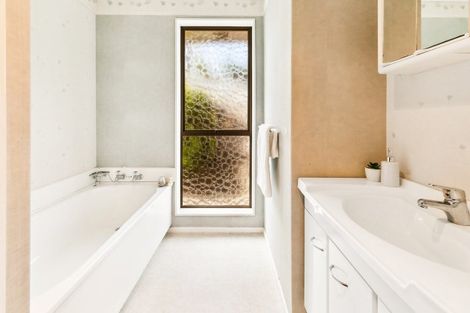 Photo of property in 8a Beauchamp Street, Karori, Wellington, 6012