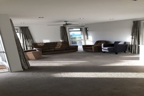 Photo of property in 26a Vipond Road, Stanmore Bay, Whangaparaoa, 0932