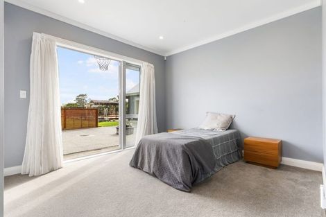 Photo of property in 104 Foster Road, Kumeu, 0891