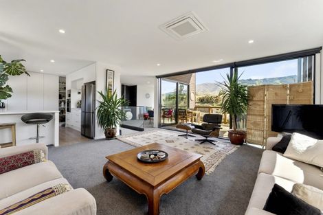 Photo of property in 33 Stratford Drive, Mount Pisa, Cromwell, 9383