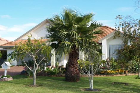 Photo of property in 5 Caldbeck Rise, Northpark, Auckland, 2013