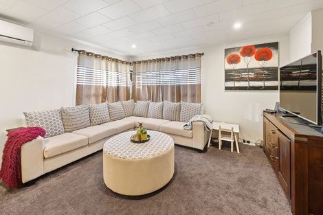 Photo of property in 2/9 Heathberry Close, Papatoetoe, Auckland, 2025